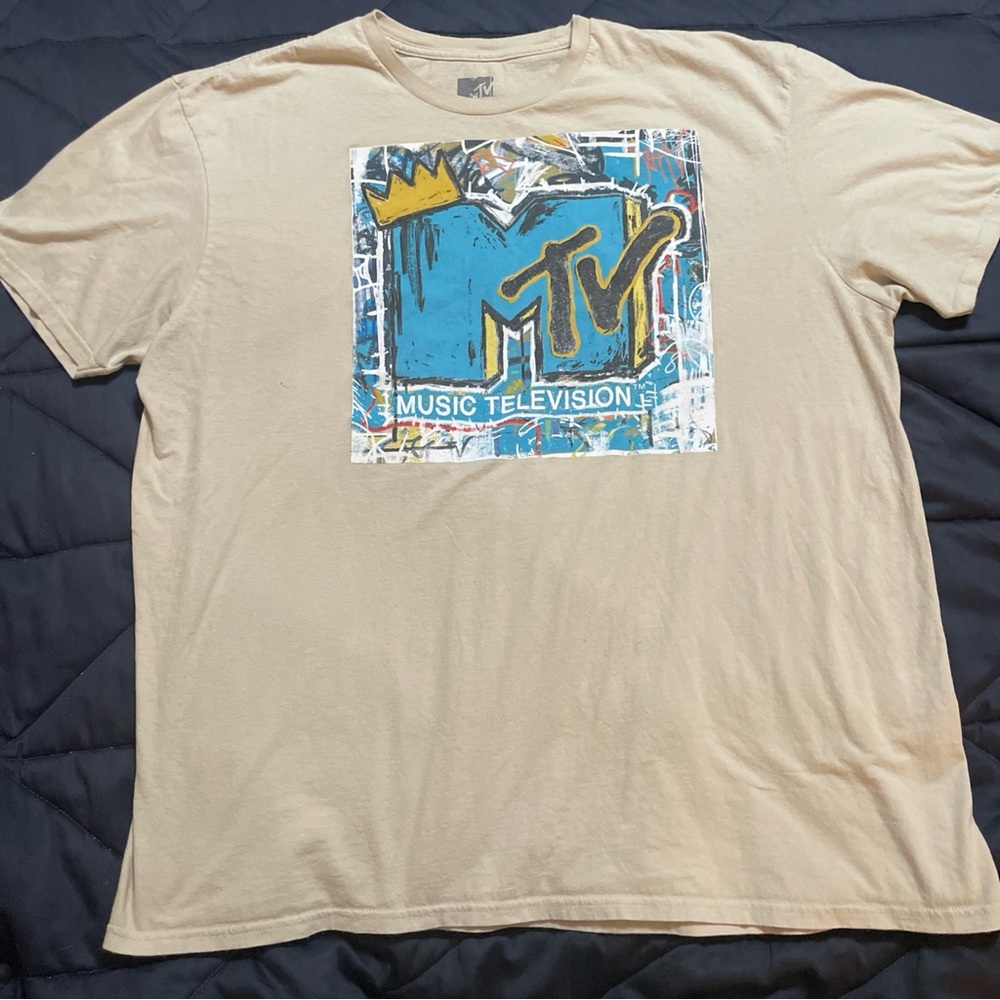 MTV Tan‎ Short Sleeve Tee with Graphic Design